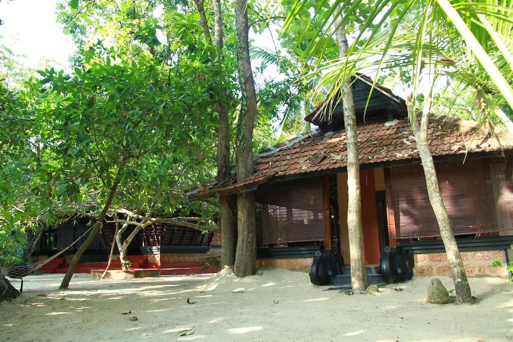 Arakkal Heritage Mararikulam Bagian luar foto