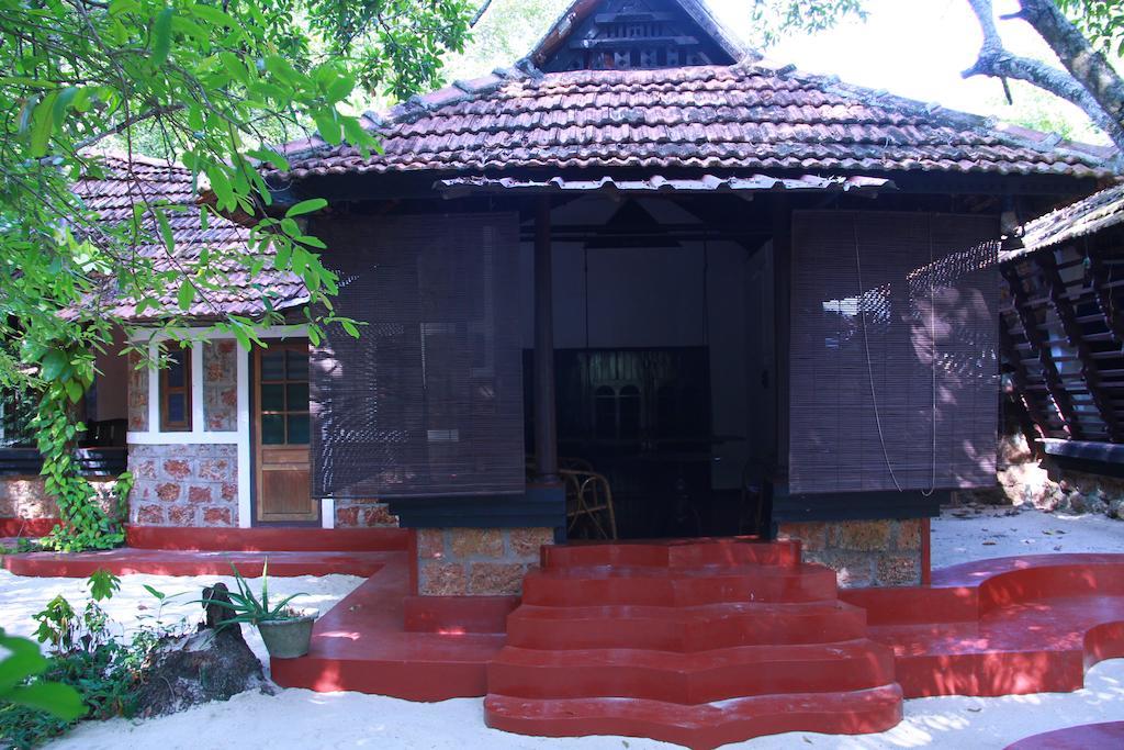 Arakkal Heritage Mararikulam Bagian luar foto