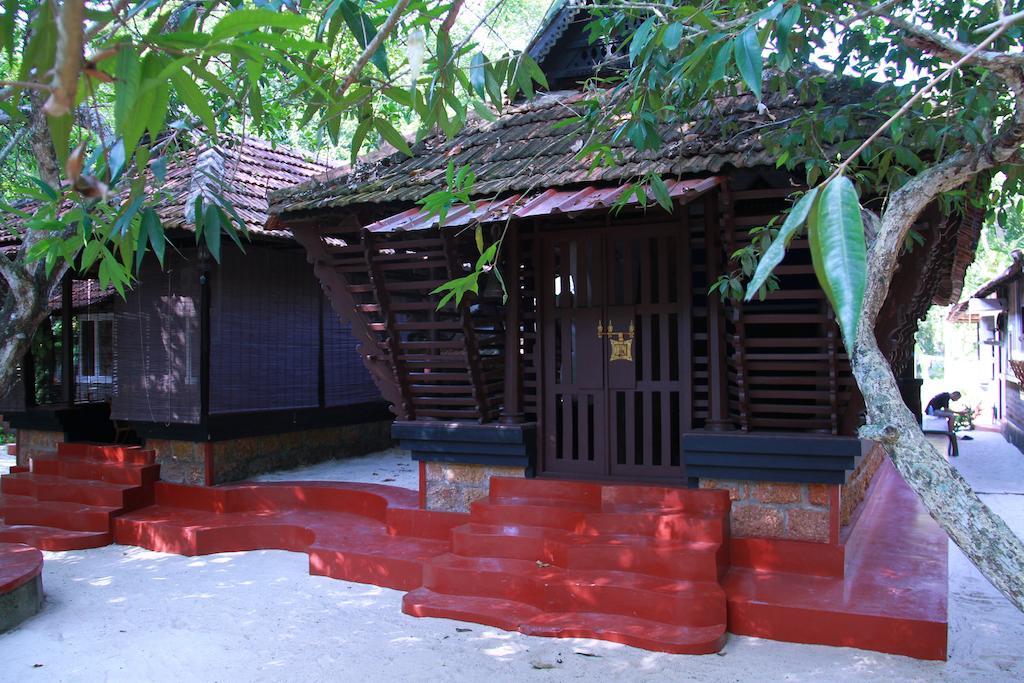 Arakkal Heritage Mararikulam Bagian luar foto