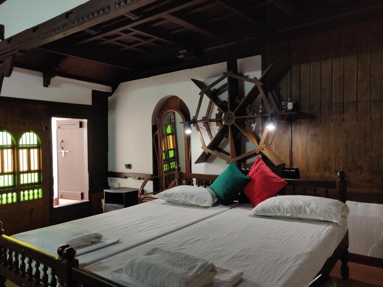 Arakkal Heritage Mararikulam Bagian luar foto